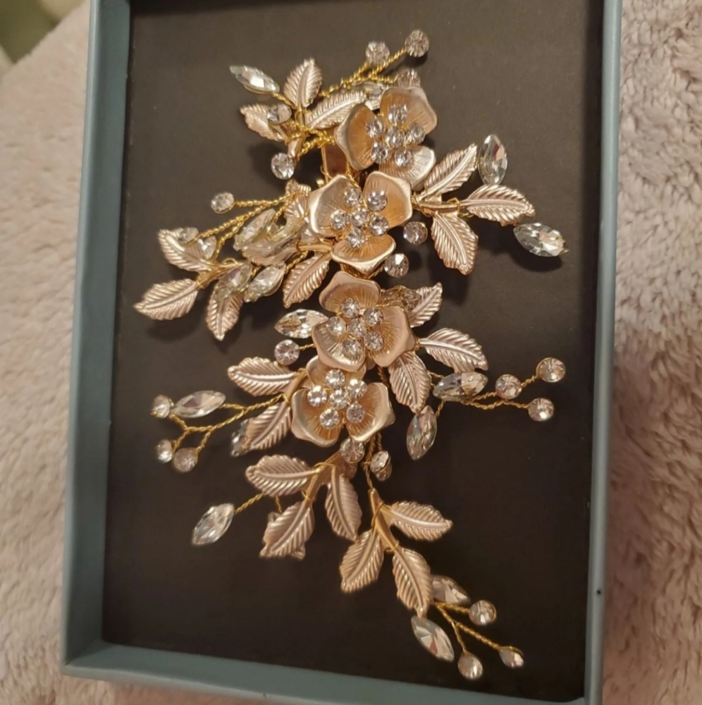 Rose Gold Floral Wedding Clip - Picture 7 of 7